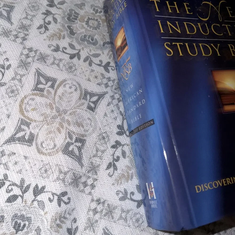 The New Inductive Study Bible by Precept Ministries Kay Arthur NASV Upd Hardback